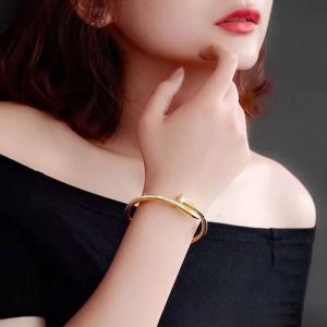 اسوره استانلس مسمار و فصوص الماظ لون لا يتغير