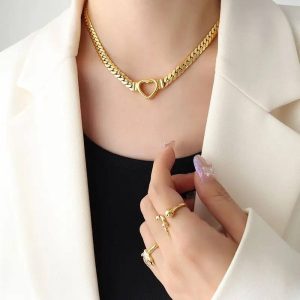 كوليه قلب استانليس لون لا يتغير